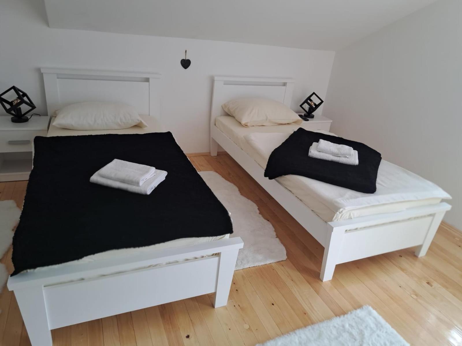 Sobe Zizi Bed & Breakfast Jajce Exterior foto