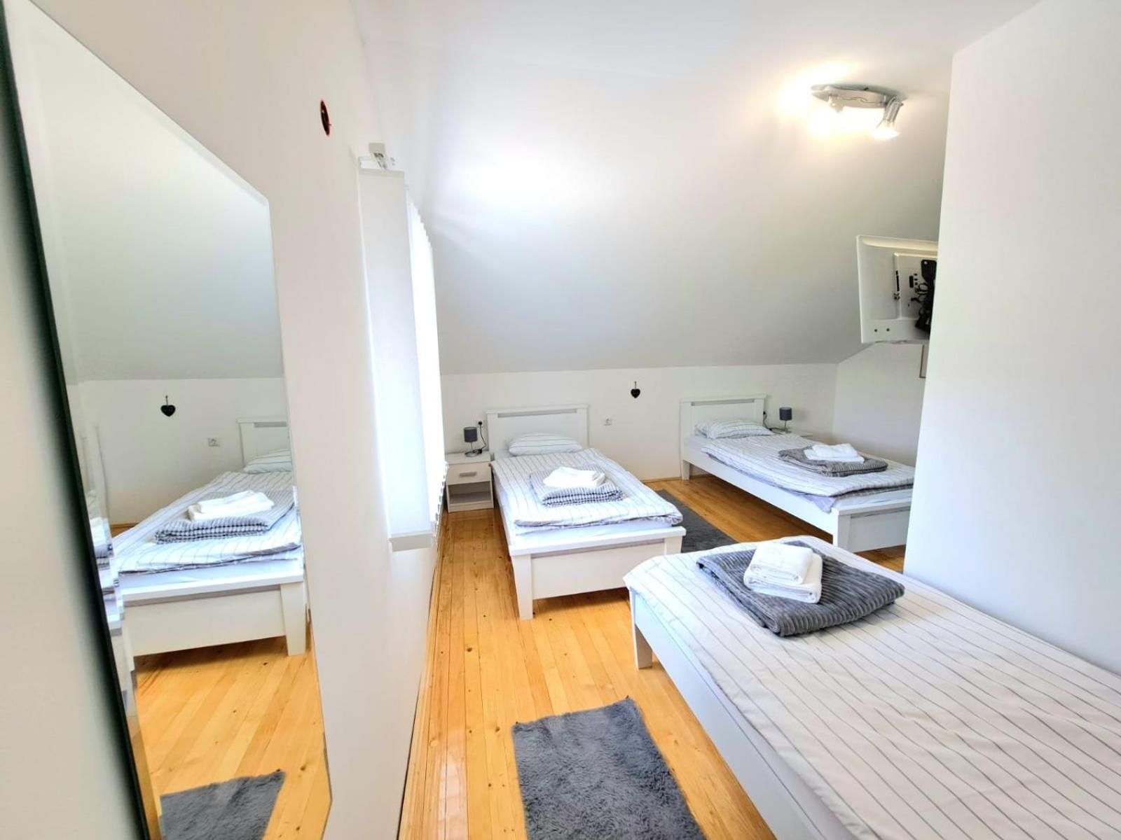Sobe Zizi Bed & Breakfast Jajce Exterior foto